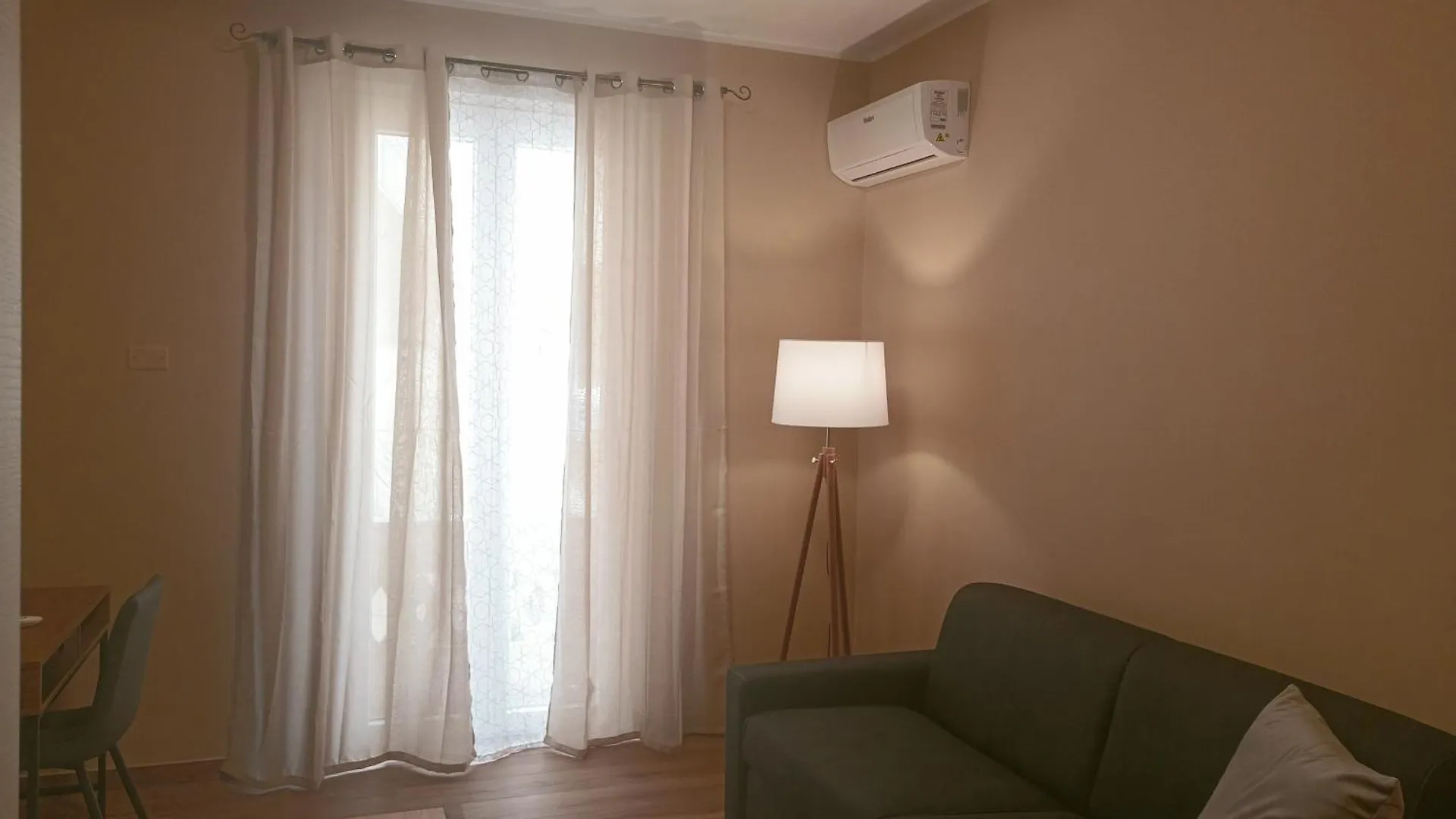 Borgese Apartments Palermo 0*,  Italy