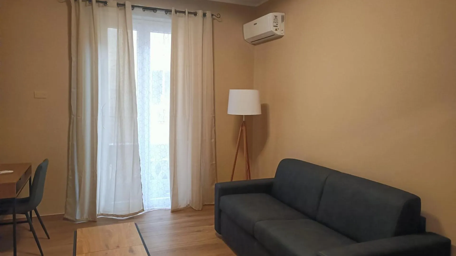 Borgese Apartments Palermo 0*,  Italy